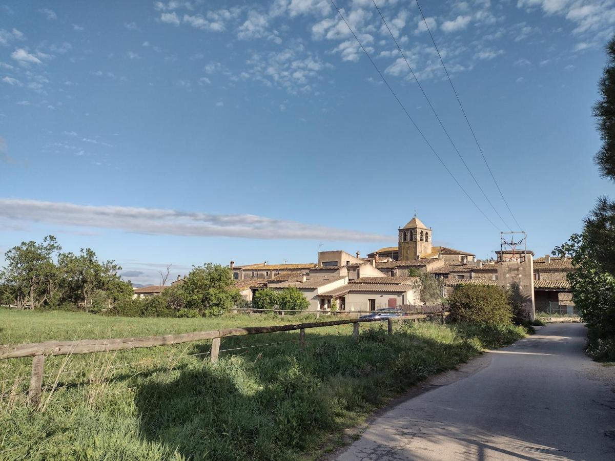 Tando Restored Catalan Old Barn To Enjoy Peaceful Rural Simplicity