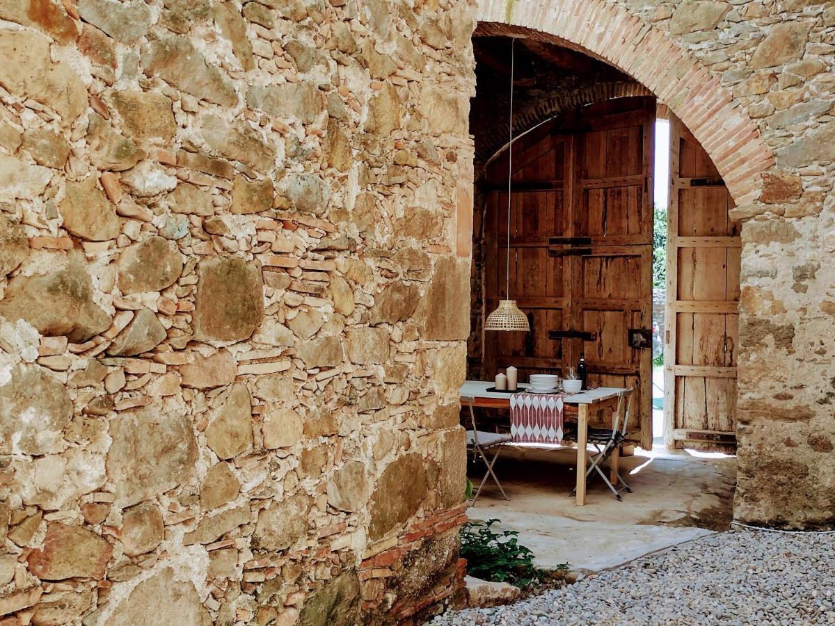 Tando Restored Catalan Old Barn To Enjoy Peaceful Rural Simplicity *